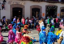 Animalitos salvajes, plantas exóticas y personajes de películas participaron en el desfile de la Primavera de los Jardines de Niños