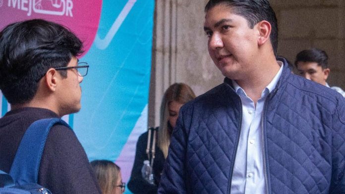 El clima extremo continúa se esperan más lluvias, vientos fuertes e inundaciones. #Brasil #MinasGerais #Inundaciones #Emergencia #ClimaExtremo #JuizdeFora (4)