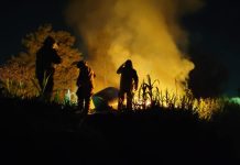 Arde casita de madera en la colonia Jacarandas, Morelia