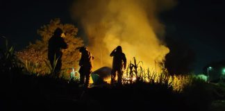Arde casita de madera en la colonia Jacarandas, Morelia