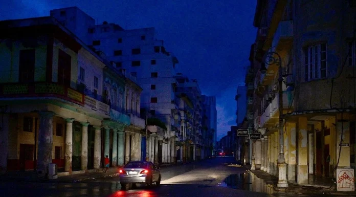 Apagón total deja a Cuba sin electricidad; colapsa el sistema eléctrico nacional