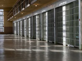 Exdirector de ISSSTECALI es arrestado en EU por intentar ingresar metanfetamina