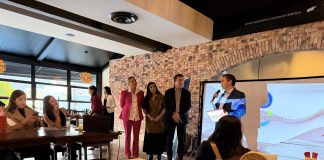 Grupo Michoacán entrega reconocimientos de fines altruistas en Morelia