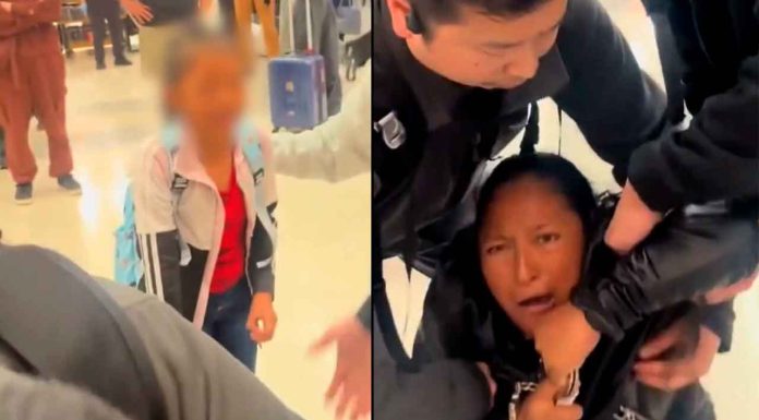 #VIDEO | ICE arrancan a madre de su hija en pleno aeropuerto; el video es desgarrador