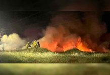 #VIDEO // Bomberos Morelia sofocan incendio de pastizal en la colonia Jardines de Santiaguito