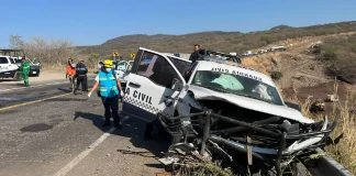 Choque frontal en la Siglo XXI deja cinco guardias civiles lesionados