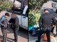 #VIDEO // Policía es retirado tras agredir a trabajador durante revisión en vía pública