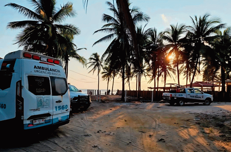 Mar arroja cadáver putrefacto en playa de Coahuayana