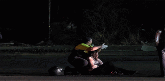 Moto es impactada por auto en la Madero Poniente de Morelia; pareja queda herida