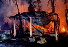 Incendio destruye al menos 55 establecimientos en Punta Zicatela