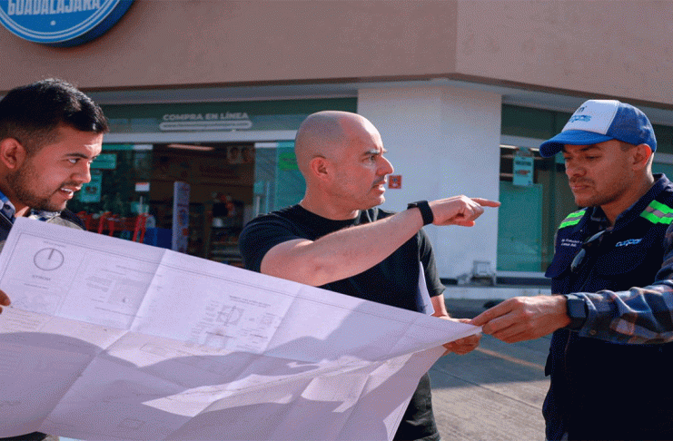 Supervisa Adolfo Torres avance de obra sanitaria en la colonia Lomas del Punhuato