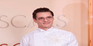 Pedro Pascal sorprende en los Óscar 2026 con un inesperado cambio de imagen