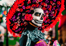 Primer Desfile de Catrinas Mundialistas en CDMX