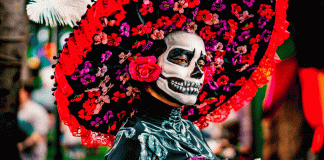 Primer Desfile de Catrinas Mundialistas en CDMX