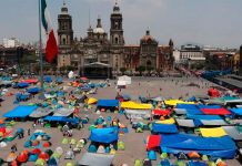 Sin diálogo con el magisterio no rodará el balón del Mundial, alerta la CNTE en mitin del Zócalo