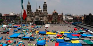 Sin diálogo con el magisterio no rodará el balón del Mundial, alerta la CNTE en mitin del Zócalo