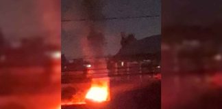 Delincuentes roban taxi y lo queman en la colonia Gertrudis Sánchez, al norte de Morelia