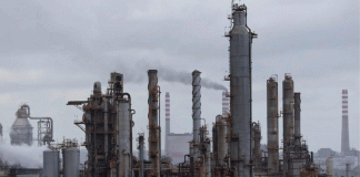 Venezuela recibe 300 millones de dólares tras venta de petróleo