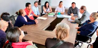 Yankel Benítez escucha necesidades de colonia Fuerza Tarasca