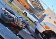 Motociclista herido al chocar de frente contra camión de Carga