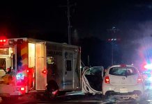 Ocurre accidente vehicular en la Pátzcuaro-Cuitzeo Accidente-vehicular-Nissan-March-autopista-Patzcuaro-Cuitzeo-Caseta-Chapultepec