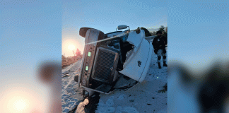 Tráiler cargado con fertilizante participa en choque múltiple que deja 5 muertos y 6 lesionados en la Toluca-Zitácuaro