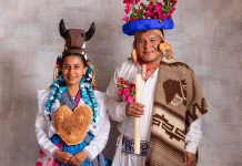 Tianguis Artesanal de Domingo de Ramos se viste de tradición con la Muestra de Indumentaria