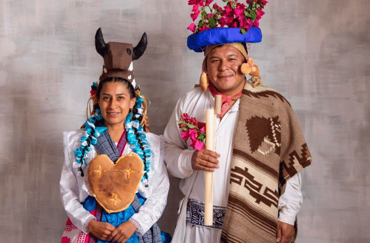 Tianguis Artesanal de Domingo de Ramos se viste de tradición con la Muestra de Indumentaria
