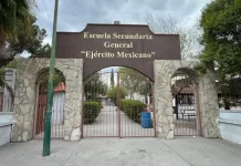 Niña de 13 años cae del segundo piso de su secundaria; sufre fuerte fractura