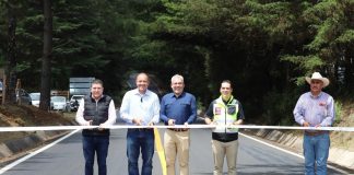 Vicente Gómez reconoce apoyo del Gobierno del Estado en rehabilitación carretera en el Distrito XIX