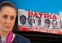 “Traidores a la patria”: Exhiben en lonas a diputados que votaron en contra de la reforma electoral
