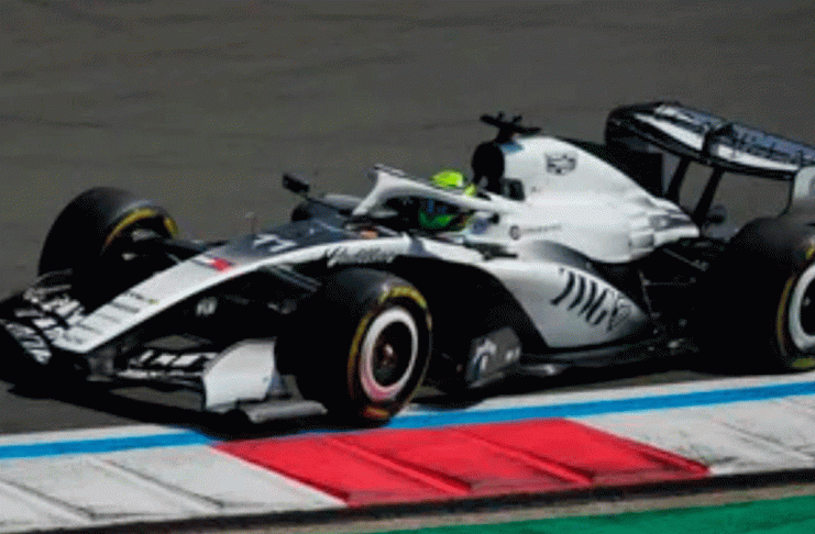 Checo Pérez termina en el lugar 19 en la carrera sprint del GP de China