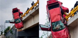 #VIDEO // Muere madre tras brutal choque; Padre e hijos atrapados en auto suspendido a 12 metros