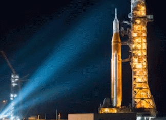 La NASA prepara el regreso a la Luna con su cohete más potente en medio siglo