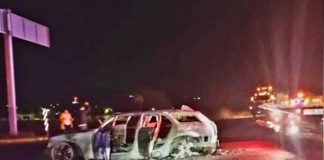 Hallan camioneta incendiada en la región de Zinapécuaro