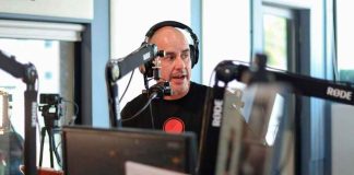 Ante vacaciones escolares, Fito Torres llama a madres y padres a vigilar el consumo digital de niñas, niños y jóvenes