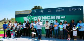 Goles para combatir la violencia en autogobierno de San Felipe de los Herreros; inaugura Bedolla cancha de futbol 7