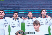 #VIDEO/ Fidalgo canta el himno mexicano y se gana a la afición
