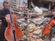 #VIDEO | Violinista realiza performance sobre ruinas de Beirut; protesta conmueve a usuarios
