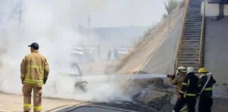 Se incendia vehículo en la Morelia-Salamanca, dentro de la región de Tarímbaro