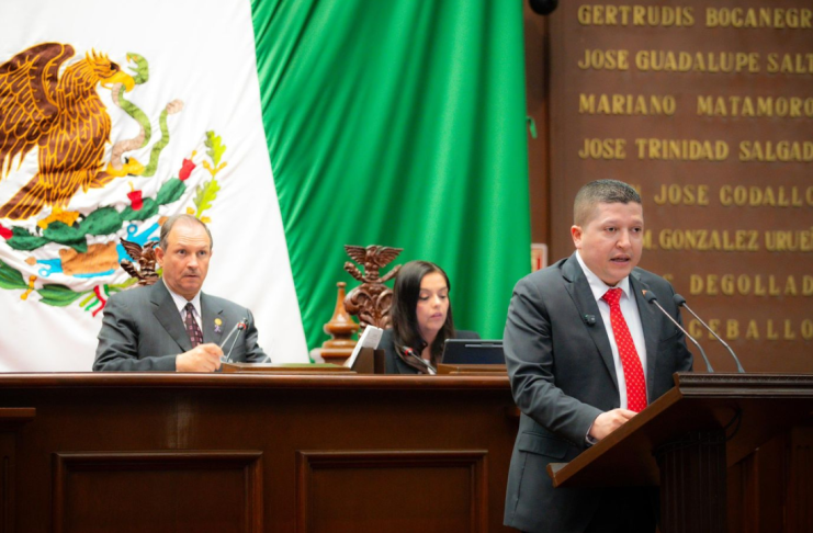 Vicente Gómez presenta iniciativa para fortalecer órdenes de protección a mujeres y NNA