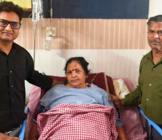 Mujer con muerte cerebral despierta luego de que la ambulancia golpeara un bache