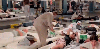 #VIDEO/ Turistas pasan la noche en sótanos ante ataques en Dubái