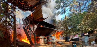 Incendio arrasa con una vivienda en la colonia Buenos Aires de Uruapan