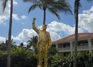 #Video || Estatua dorada de Donald Trump roba reflectores antes del regreso del PGA Tour a Doral