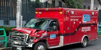 Grúa de la SSC choca contra ambulancia que trasladaba a un paciente en Tlalpan