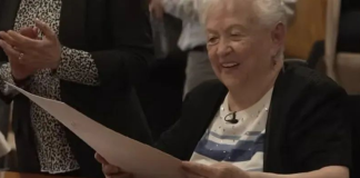 A los 89 años, mujer obtiene doctorado en la UNAM y demuestra que nunca es tarde para cumplir un sueño