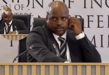 #Video || Insólito momento en audiencia anticorrupción: exjefe policial declara con un pañuelo pegado en la frente en Sudáfrica