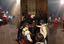 #Video || Choque en el Centro Histórico de Morelia desata persecución; automovilista intentó huir tras arrollar a motociclista