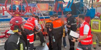 #VIDEO Cuatro lesionados en un juego de la Feria de Abril en Sevilla.